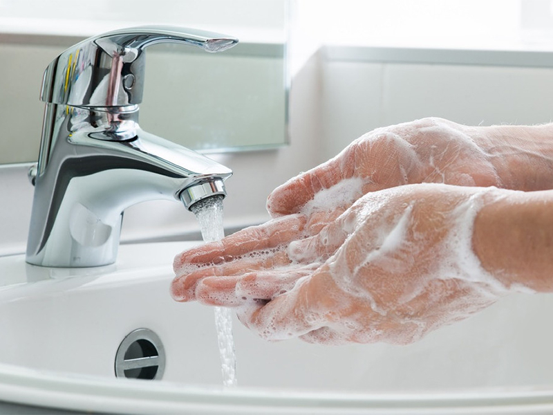 resfriado causas sintomas y consejos para superarlo lavarse las manos